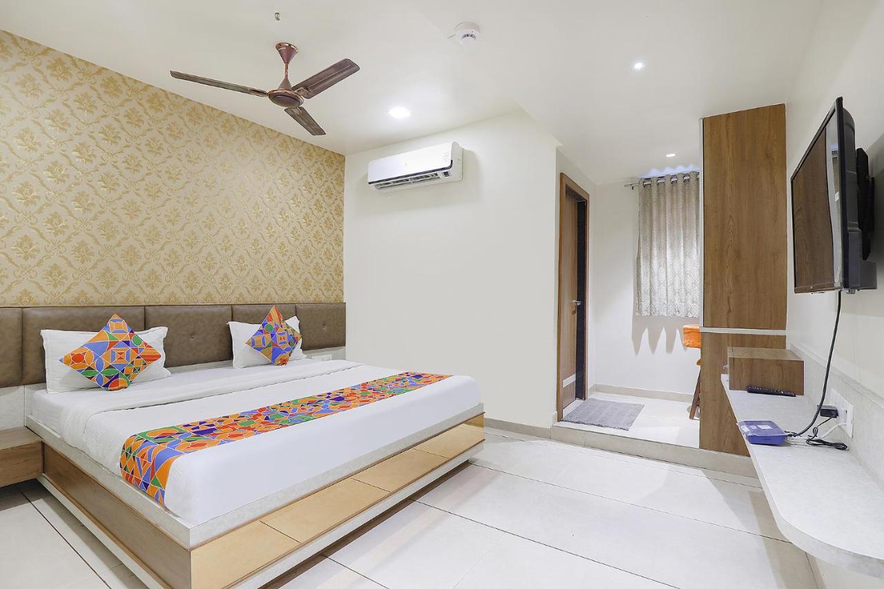Fabhotel Bharosa Inn Ahmedabad Exterior photo